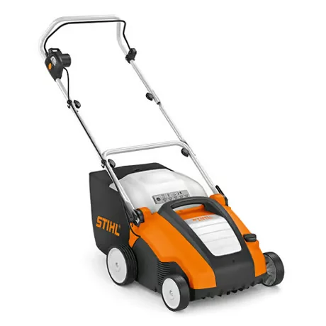 Stihl RLE 240, eldriven vertikalskärare och mossrivare